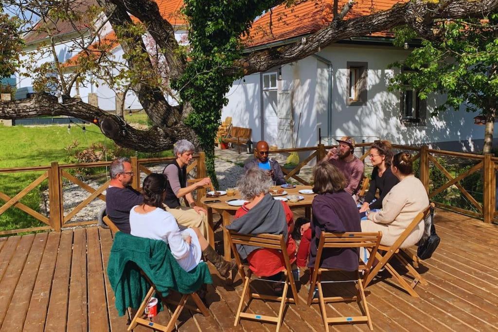 Parokia Apartman Es Coworking A Balaton Mellett Kaptalantoti المظهر الخارجي الصورة