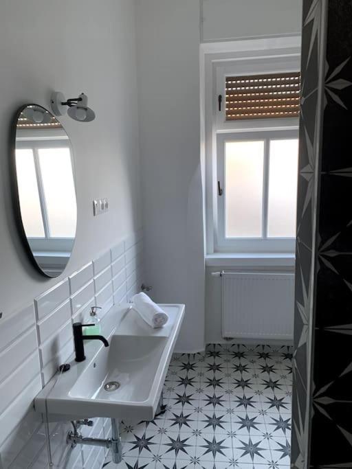 Parokia Apartman Es Coworking A Balaton Mellett Kaptalantoti المظهر الخارجي الصورة